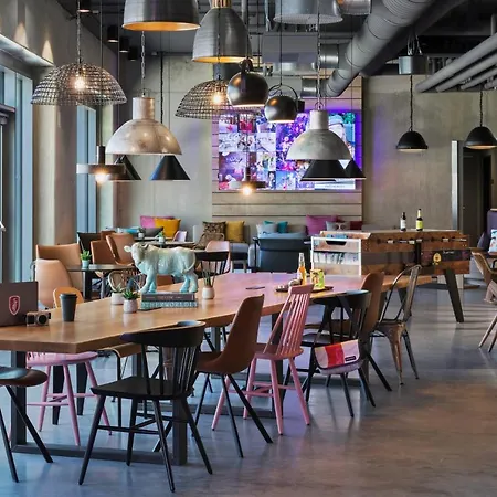 Hotel Moxy Ostbahnhof 3*