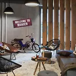 Moxy Ostbahnhof Hotel