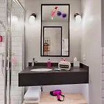 Moxy Ostbahnhof Hotel