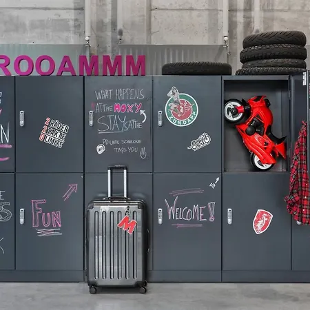 Отель Moxy Ostbahnhof Мюнхен