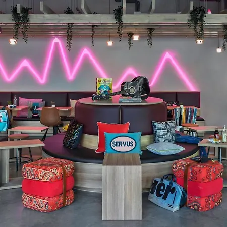 Moxy Ostbahnhof Отель 3*