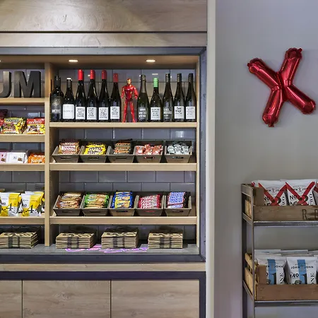 Отель Moxy Ostbahnhof 3*