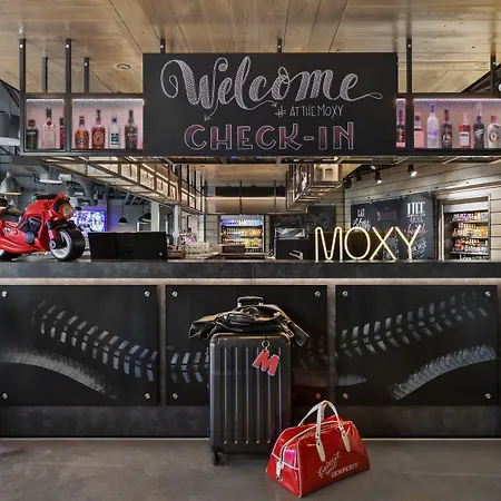Отель Moxy Ostbahnhof 3*