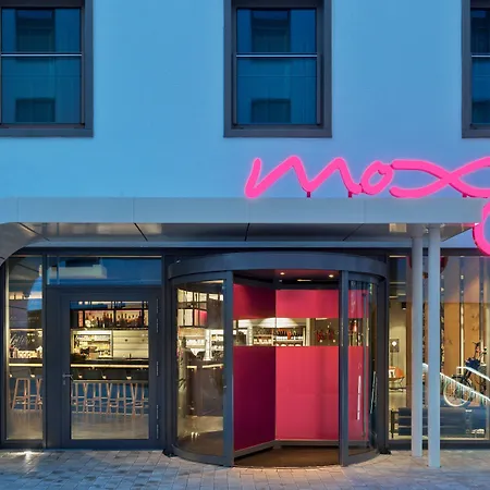 Отель Moxy Ostbahnhof Мюнхен