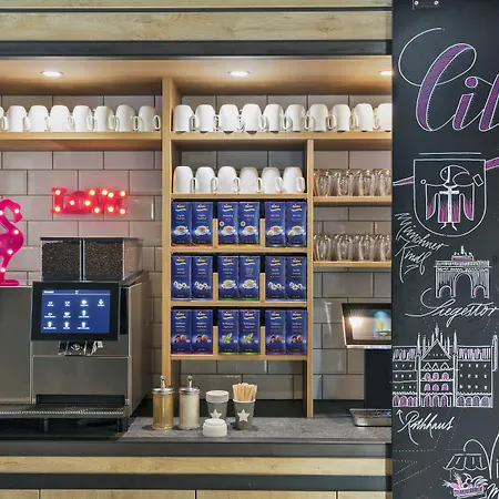 Moxy Ostbahnhof 3*