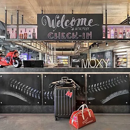 Moxy Ostbahnhof 3*