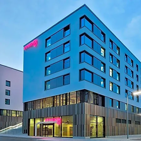 Moxy Ostbahnhof 3*