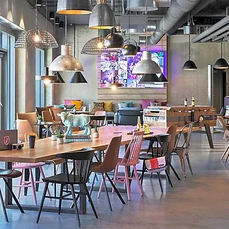 Moxy Ostbahnhof 3*