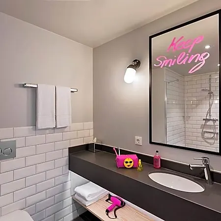 Moxy Ostbahnhof 3*