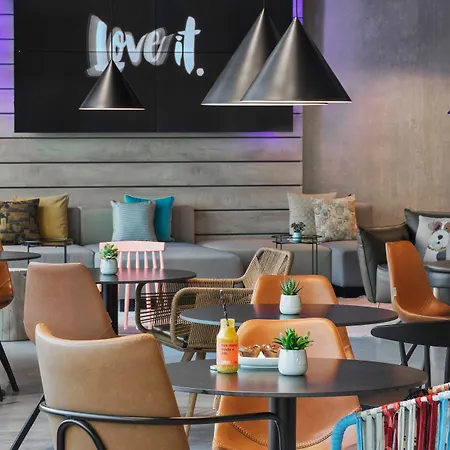 Hotel Moxy Ostbahnhof 3*